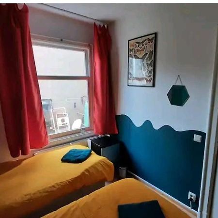 Nicole, Not For Parties, Not A Hotel, Room With Shared Bathroom, No Kitchen Amesterdão Exterior foto
