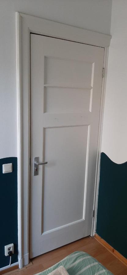 Nicole, Not For Parties, Not A Hotel, Room With Shared Bathroom, No Kitchen Amesterdão Exterior foto