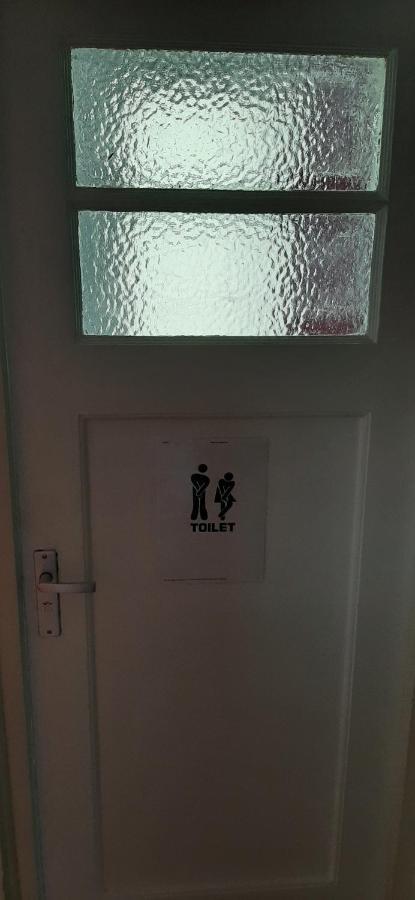 Nicole, Not For Parties, Not A Hotel, Room With Shared Bathroom, No Kitchen Amesterdão Exterior foto