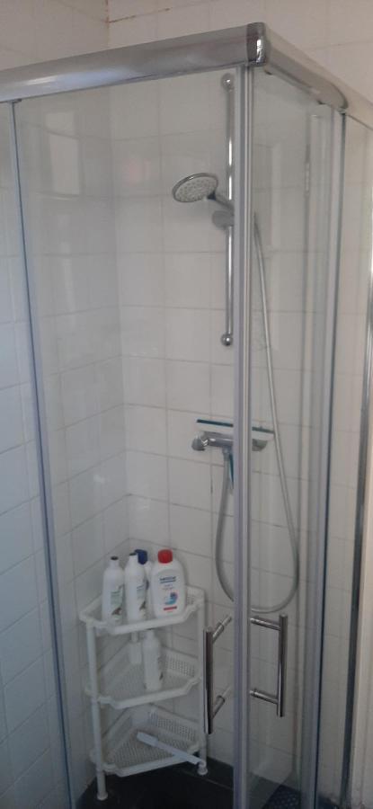 Nicole, Not For Parties, Not A Hotel, Room With Shared Bathroom, No Kitchen Amesterdão Exterior foto