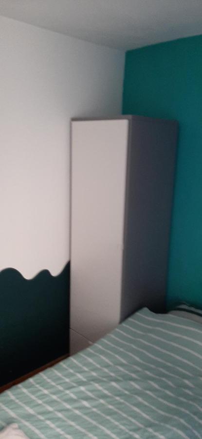 Nicole, Not For Parties, Not A Hotel, Room With Shared Bathroom, No Kitchen Amesterdão Exterior foto